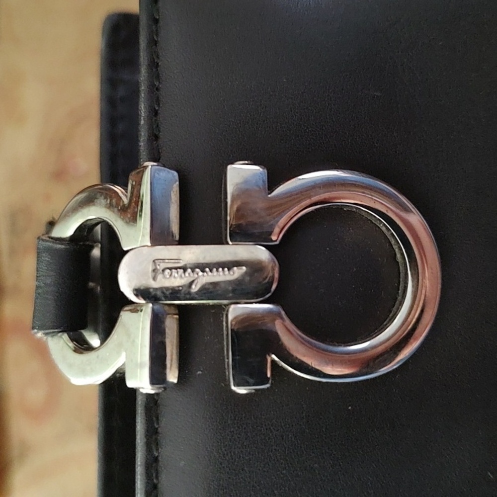 Salvatore Ferragamo BA217154 MSRP $1,000 Italian Leather Black Shoulder Bag EUC - Picture 14 of 16